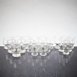 694807 Glas